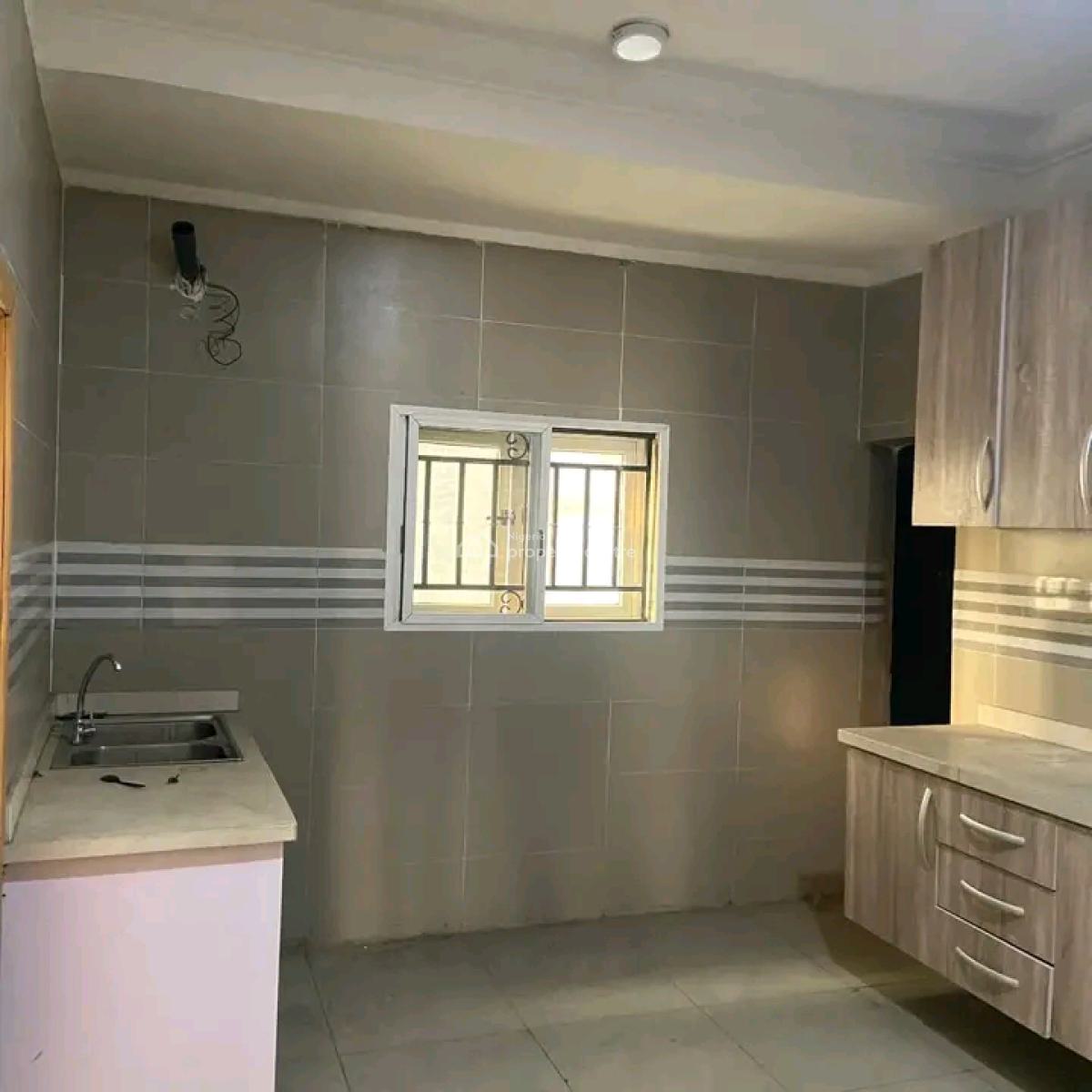 Clean 3 Bedroom Terrace Duplex with Bq in a Gated Court, in a Gated Court, Lekki Phase 1, Lekki, Lagos, Terraced Duplex for Rent
