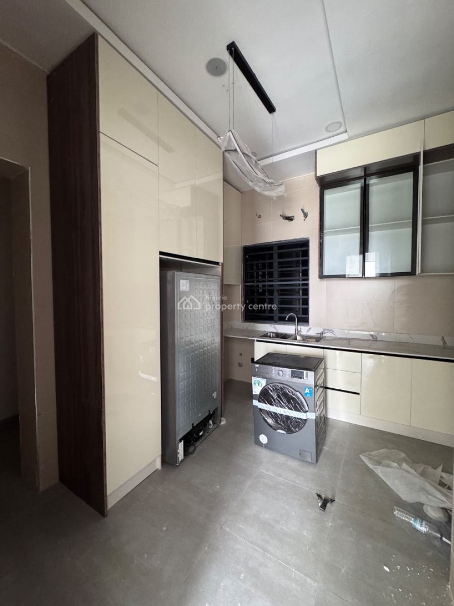 3bedroom Apartment with Pool and Gym, Lekki Phase One, Lekki, Lagos, Flat / Apartment for Rent
