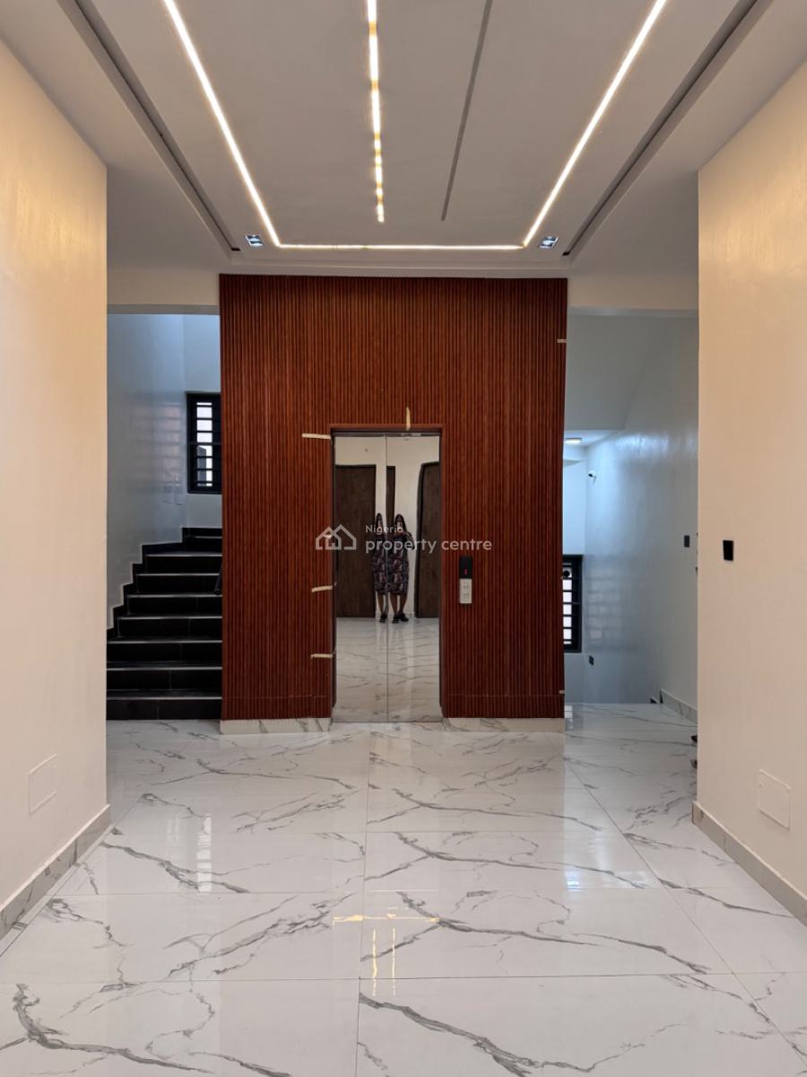 3bedroom Apartment with Pool and Gym, Lekki Phase One, Lekki, Lagos, Flat / Apartment for Rent