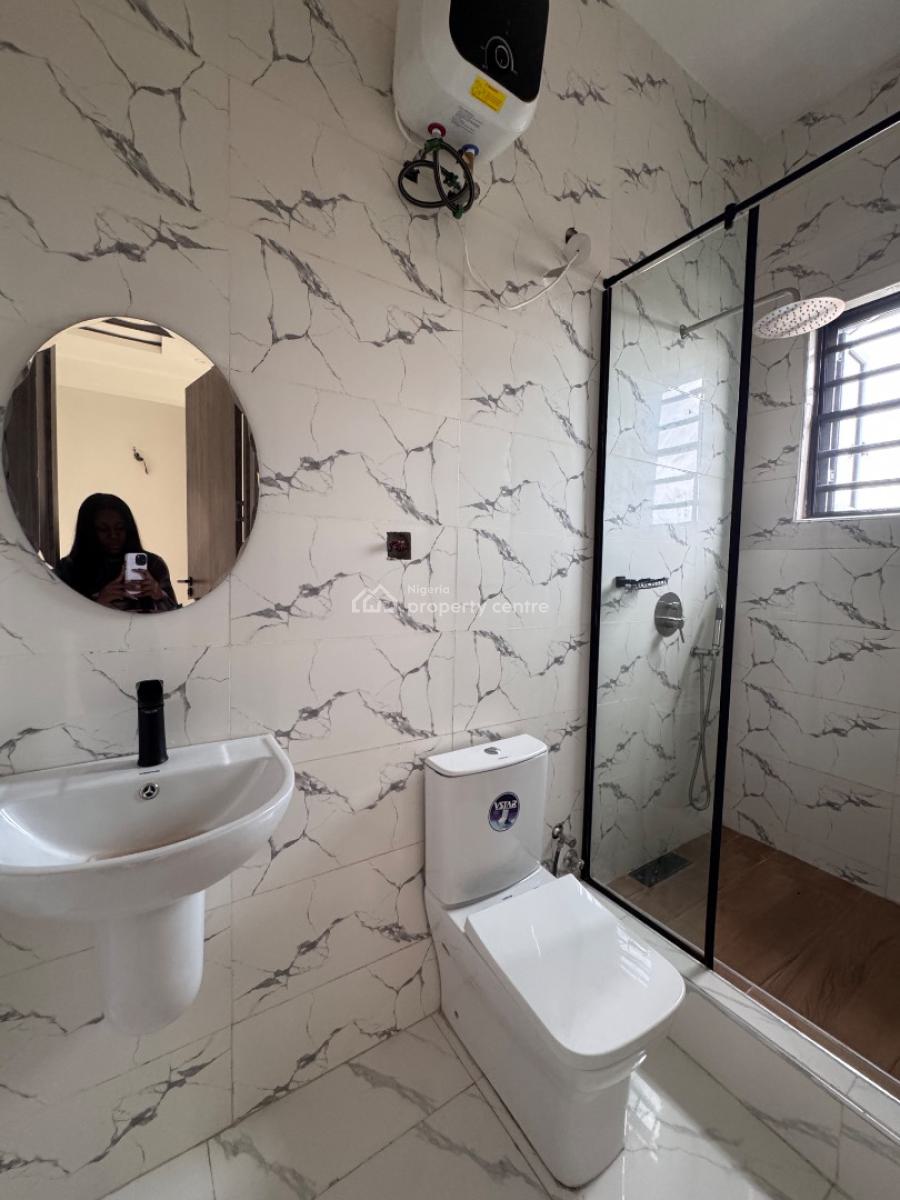 3bedroom Apartment with Pool and Gym, Lekki Phase One, Lekki, Lagos, Flat / Apartment for Rent