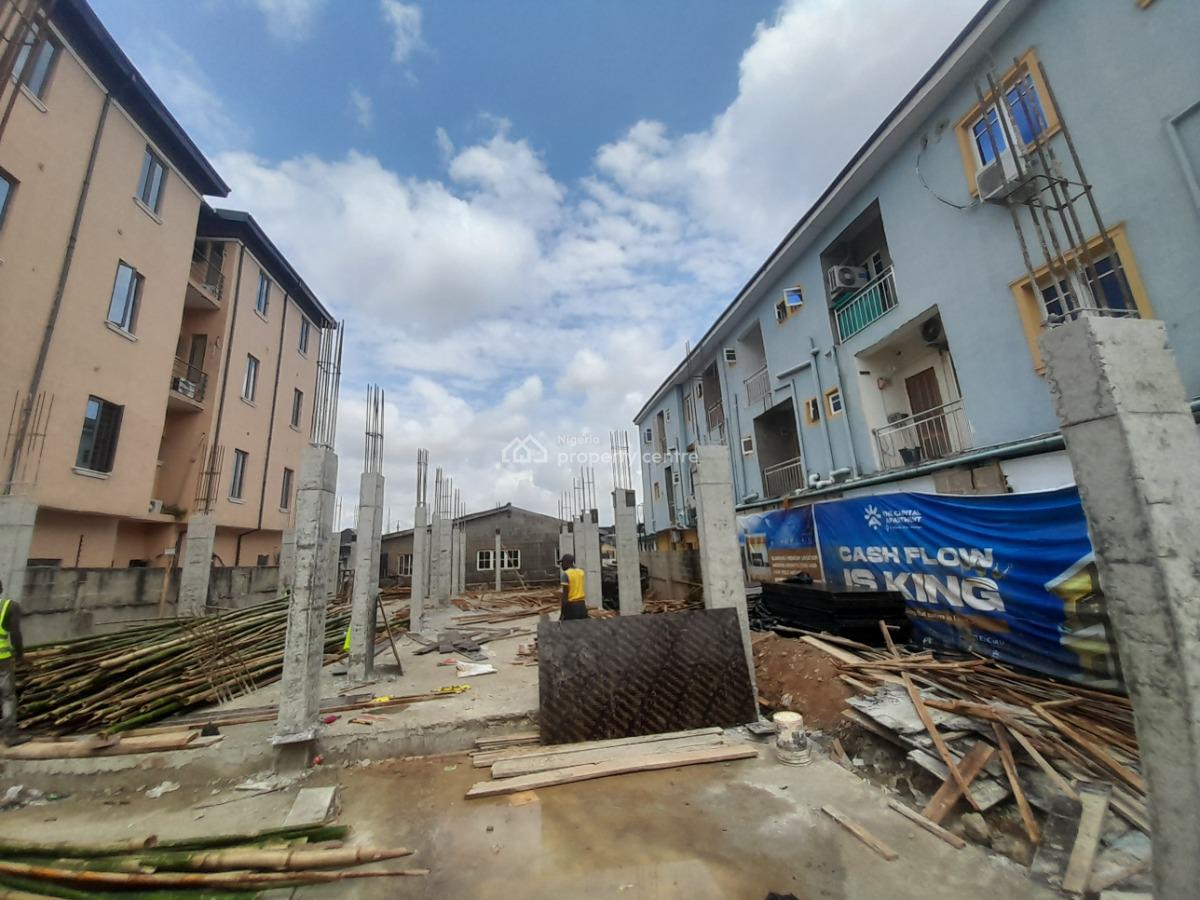 One Bedroom Apartment Fully Automated Cashflow Asset with High Yield, Near Yabatech and Unilag Prime Residential Shortlet Hub to 0zone Mall, Akoka, Yaba, Lagos, House for Sale
