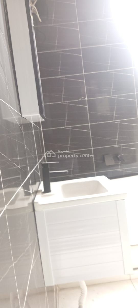 Luxury 2 Bedroom Sharp Apartment in a Flood Free Location, Dominos Pizza Ologolo., Lekki, Lagos, Flat / Apartment for Rent