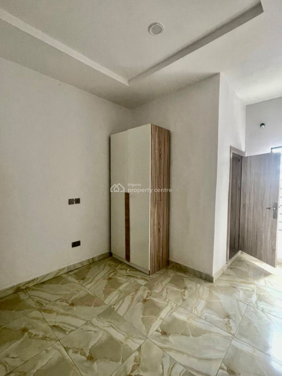 Exquisite and Very Spacious Room and Palour with Fully Kitted Kitchen, Harris Drive, Ikota ( Secured and Serene Estate), Lekki, Lagos, Flat / Apartment for Rent