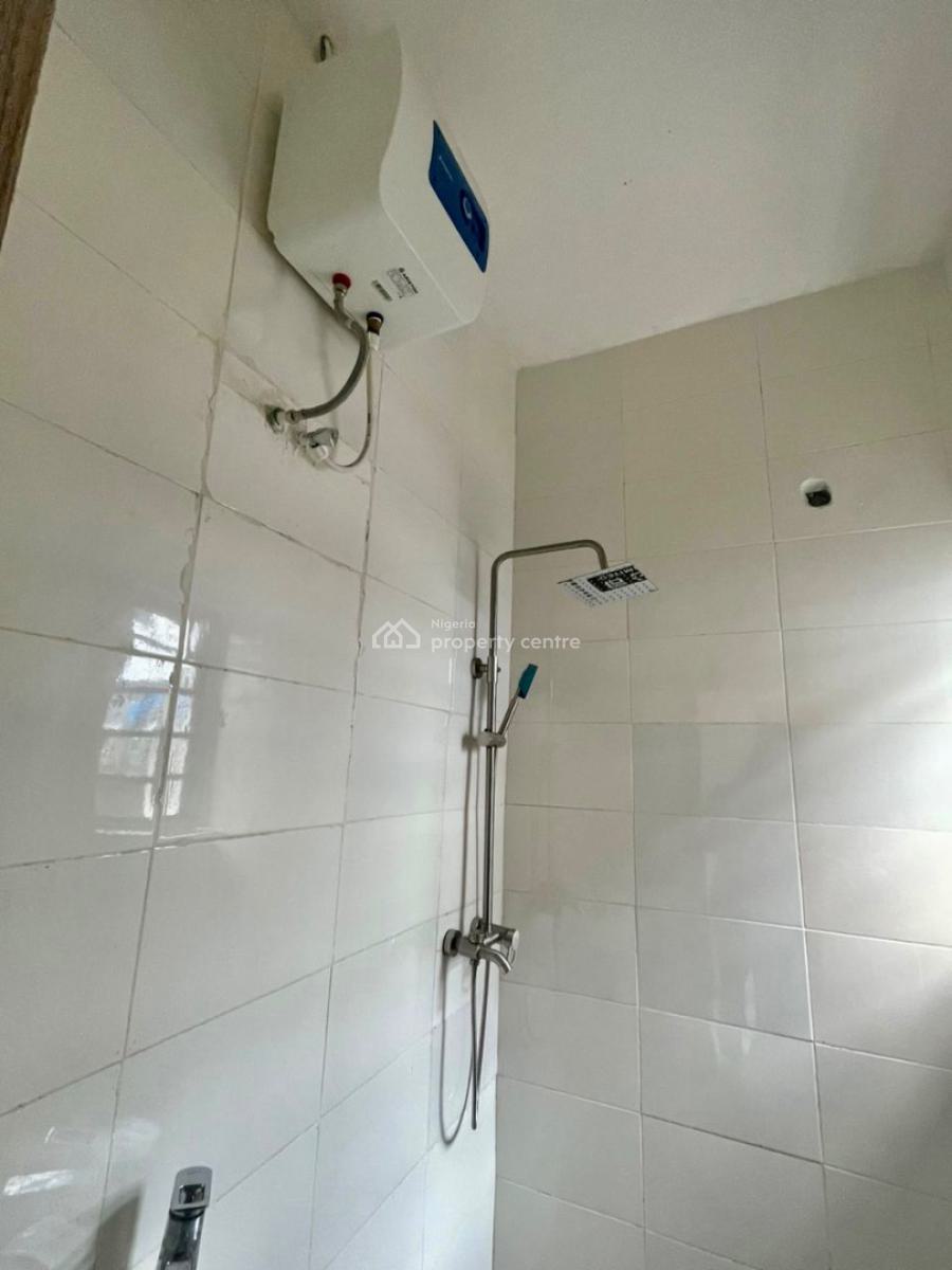 Exquisite and Very Spacious Room and Palour with Fully Kitted Kitchen, Harris Drive, Ikota ( Secured and Serene Estate), Lekki, Lagos, Flat / Apartment for Rent