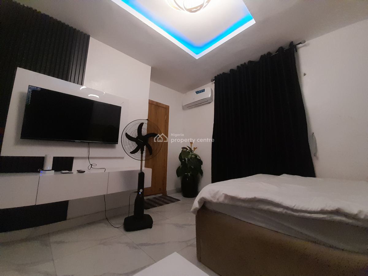 Studio Apartment Fully Luxury Furnished with Smart Tv and Netflix, Yaba, Lagos, Flat / Apartment Short Let
