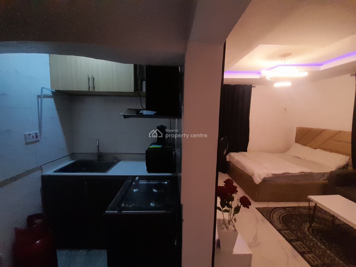 Studio Apartment Fully Luxury Furnished with Smart Tv and Netflix, Yaba, Lagos, Flat / Apartment Short Let