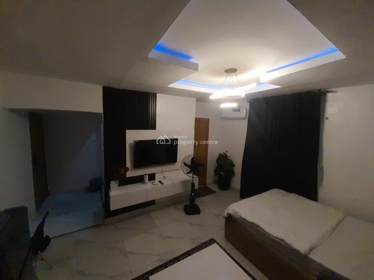 Studio Apartment Fully Furnished Modern Features for a Perfect Escape, Near Unilag and Entertainment Hubs with 24/7 Security and Easy Transit, Yaba, Lagos, Flat / Apartment Short Let