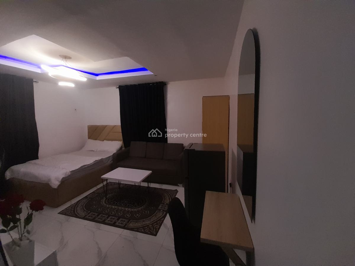 Studio Apartment Fully Furnished Modern Features for a Perfect Escape, Near Unilag and Entertainment Hubs with 24/7 Security and Easy Transit, Yaba, Lagos, Flat / Apartment Short Let