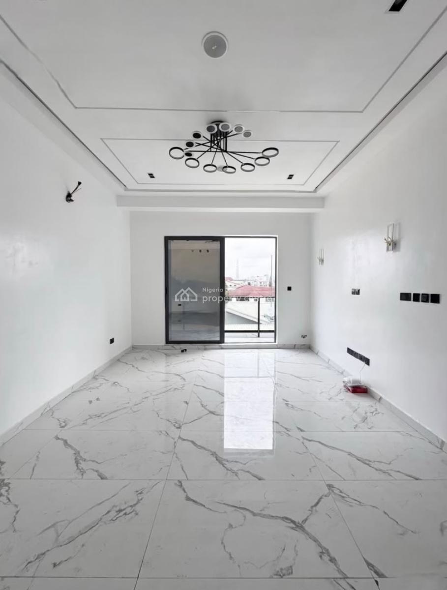 Luxurious and Spacious 3 Bedroom Apartment with Swimming Pool, Lekki Phase 1, Lekki, Lagos, Flat / Apartment for Rent