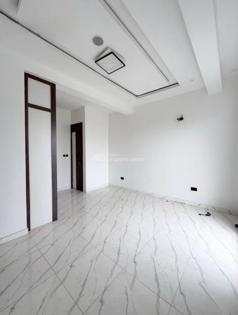 Luxurious and Spacious 3 Bedroom Apartment with Swimming Pool, Lekki Phase 1, Lekki, Lagos, Flat / Apartment for Rent