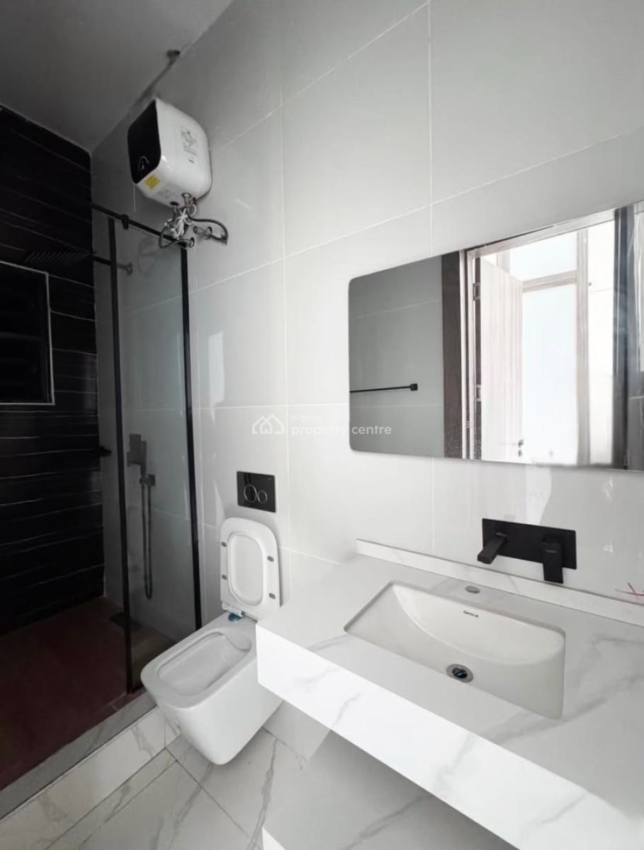 Luxurious and Spacious 3 Bedroom Apartment with Swimming Pool, Lekki Phase 1, Lekki, Lagos, Flat / Apartment for Rent