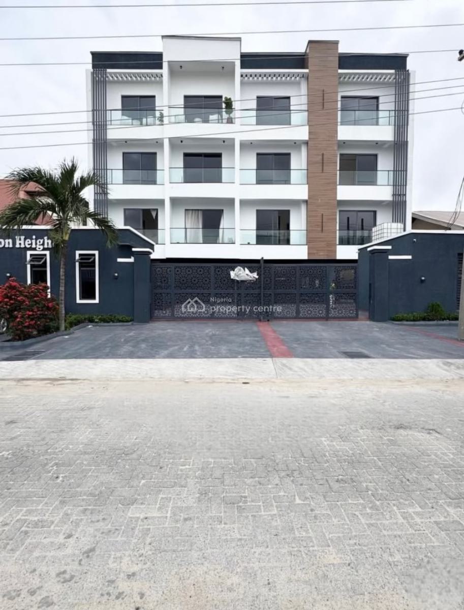 Luxurious and Spacious 3 Bedroom Apartment with Swimming Pool, Lekki Phase 1, Lekki, Lagos, Flat / Apartment for Rent