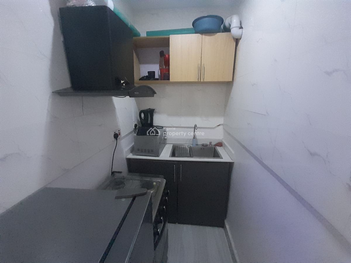 One Bedroom Apartment Luxury Decor Mood Lighting and Netflix for You, Near Shoprite Mall Lounges and Mins to Stadium and Eko Bridge Access, Surulere, Lagos, Flat / Apartment Short Let