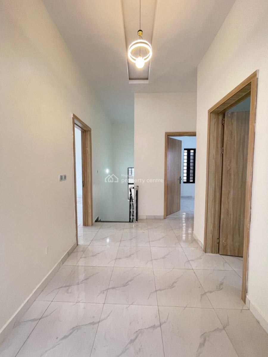 3 Bedroom Flat, Off Bode Thomas, Surulere, Lagos, Flat / Apartment for Sale