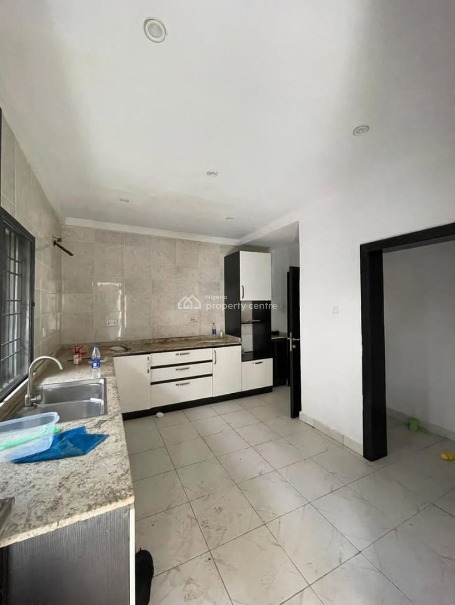 3bedroom Flat Downstairs in a Calm Estate with Pool and Gym, Lekki, Lagos, Flat / Apartment for Rent