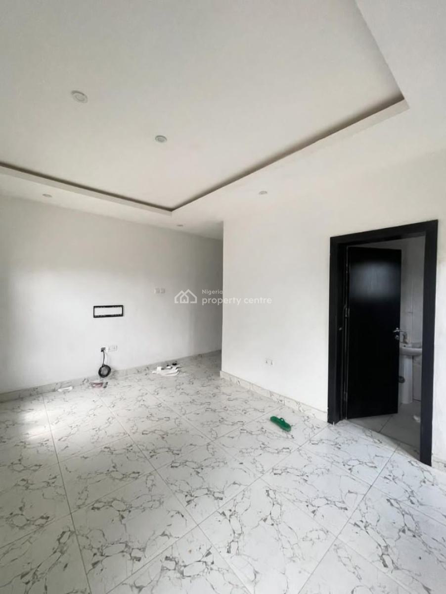 3bedroom Flat Downstairs in a Calm Estate with Pool and Gym, Lekki, Lagos, Flat / Apartment for Rent