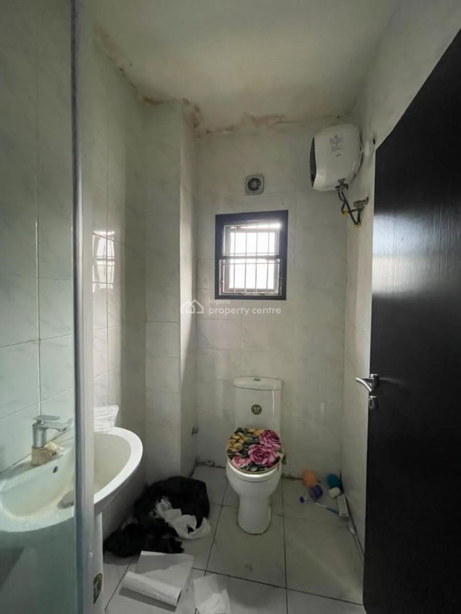 3bedroom Flat Downstairs in a Calm Estate with Pool and Gym, Lekki, Lagos, Flat / Apartment for Rent