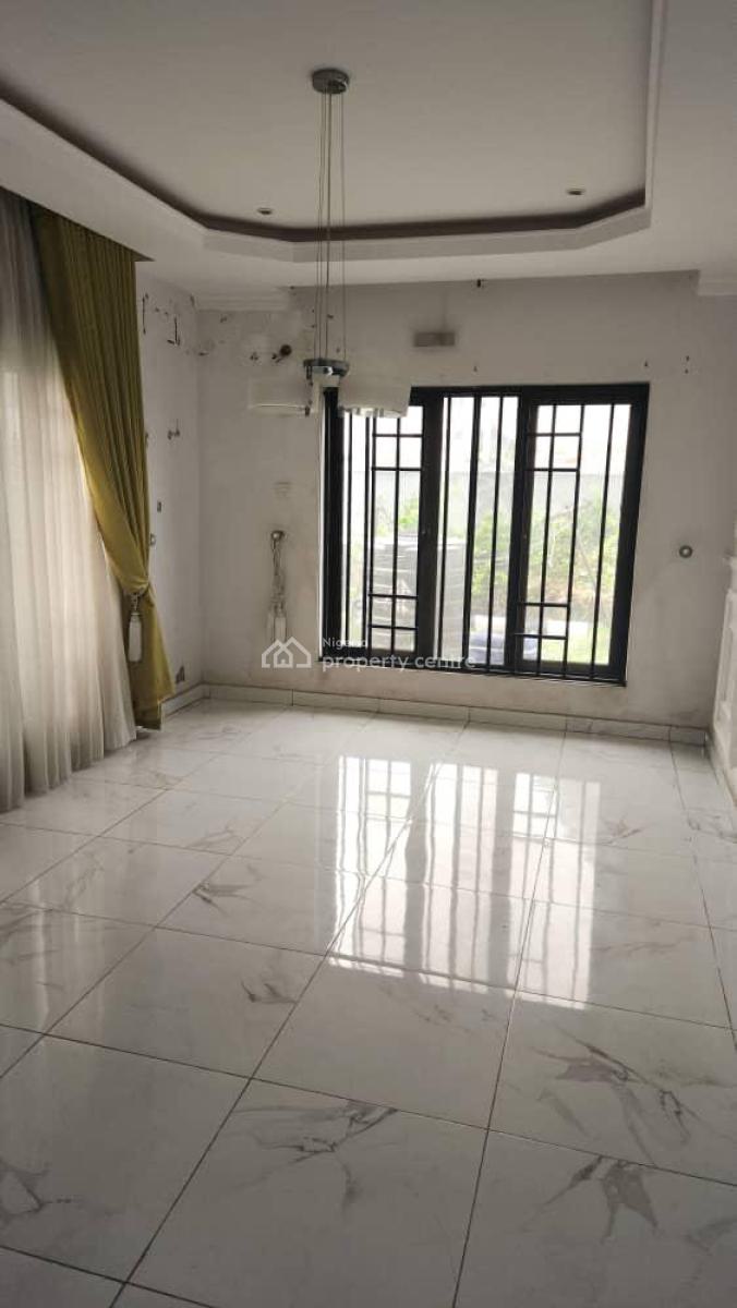 4bedroom Semi Detached Duplex, Richmond Gate 1 Estate Ikate Lekki, Lekki, Lagos, Flat / Apartment for Rent