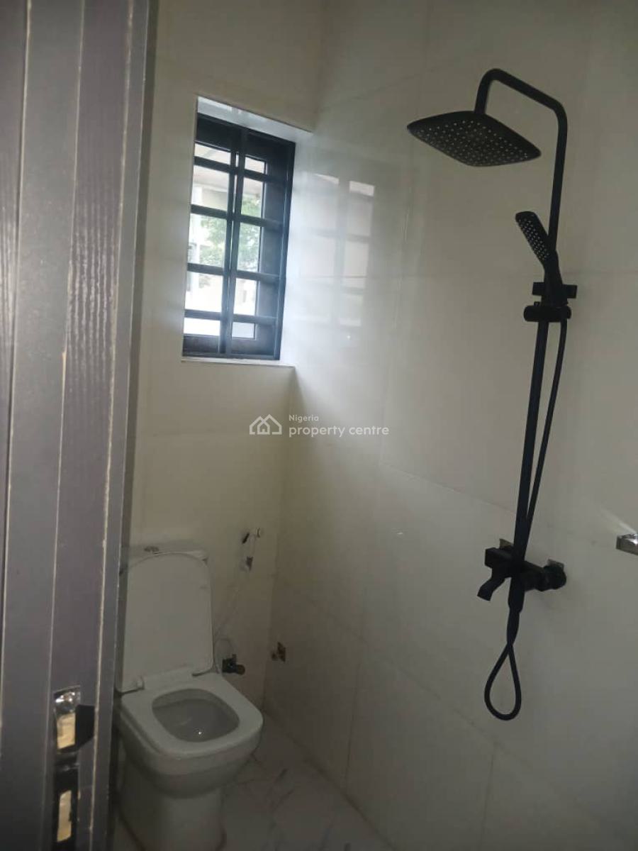 Luxurious 3 Bedrooms Flat, Gra Phase 2, Magodo, Lagos, Flat / Apartment for Sale