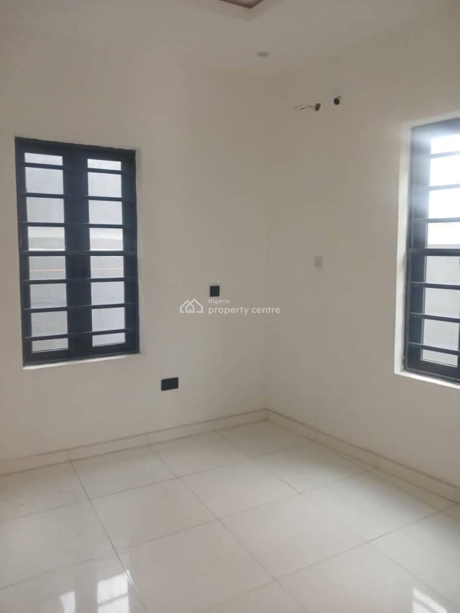 Luxurious 3 Bedrooms Flat, Gra Phase 2, Magodo, Lagos, Flat / Apartment for Sale