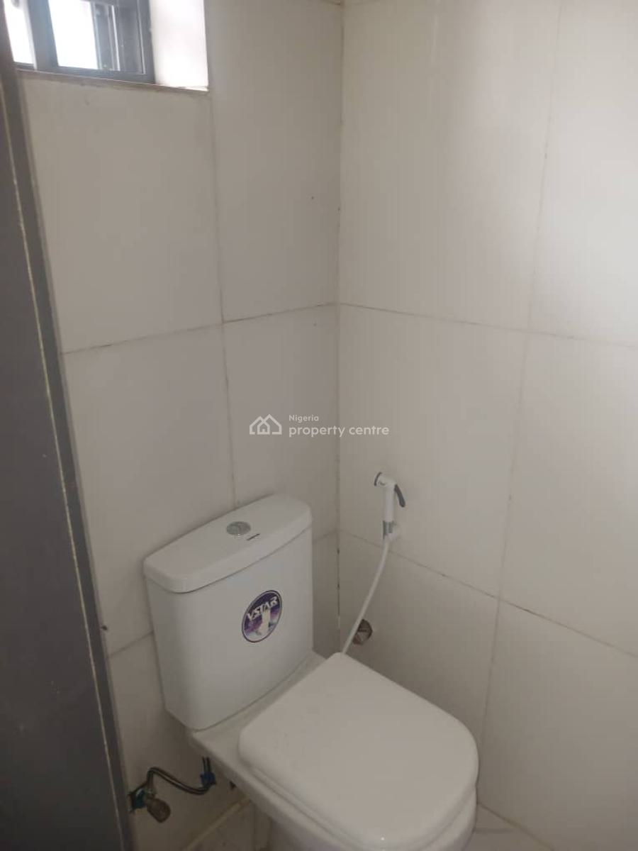 Luxurious 3 Bedrooms Flat, Gra Phase 2, Magodo, Lagos, Flat / Apartment for Sale