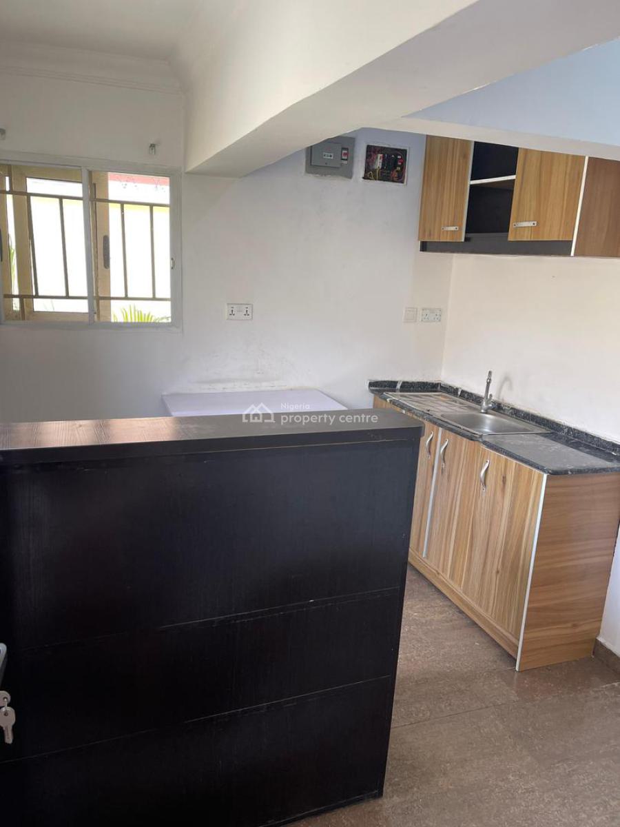 Executive Serviced Mini-flat Apartment @  Hunponu Wusu Street, Lekki 1, Hunponu Wusu Street, Lekki 1., Lekki Phase 1, Lekki, Lagos, Mini Flat (room and Parlour) for Rent