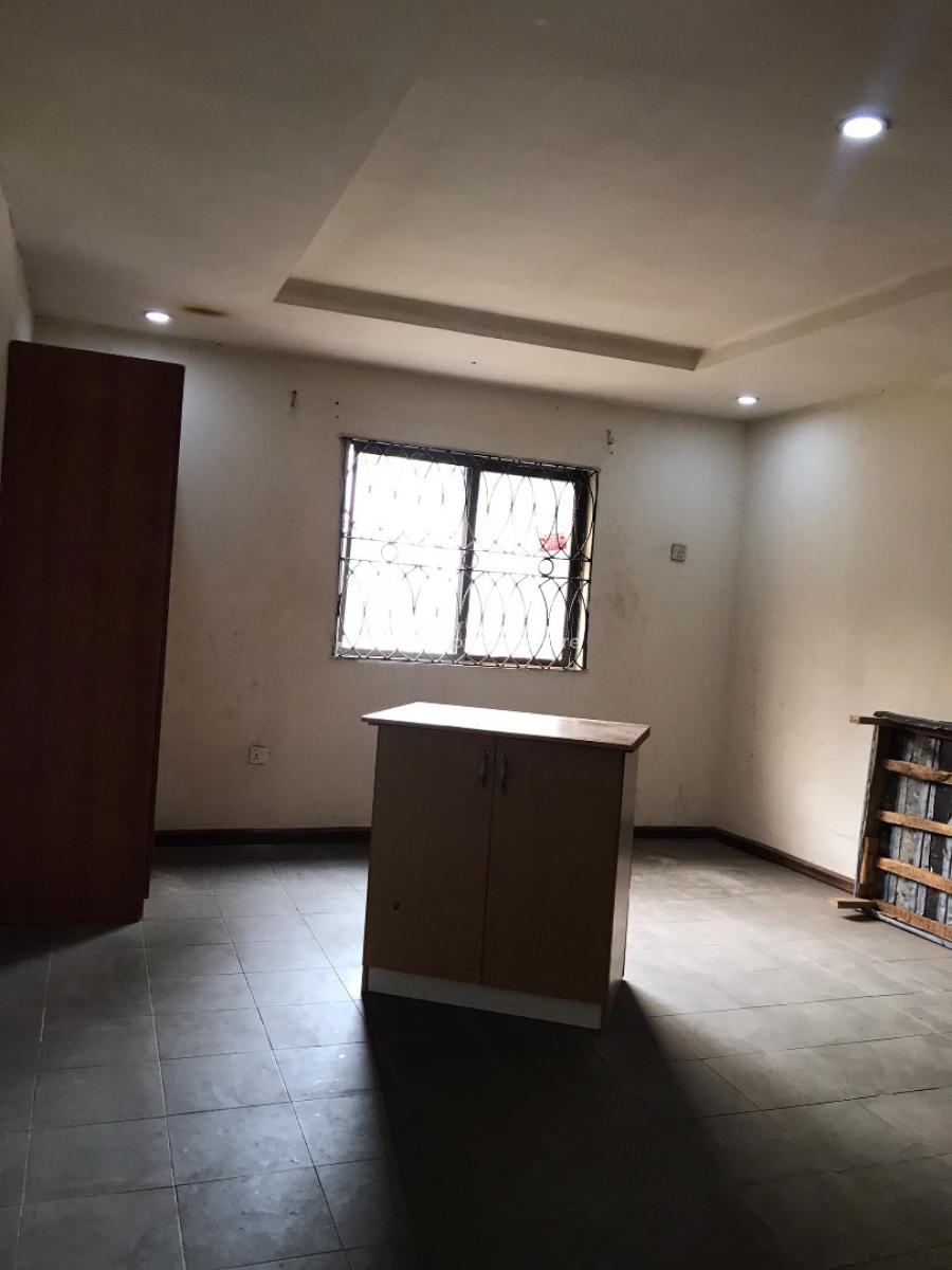 Massive 1 Bedroom Mini Flat Upstairs, Lekki Phase 1 Lekki Lagos, Lekki Phase 1, Lekki, Lagos, Mini Flat (room and Parlour) for Rent