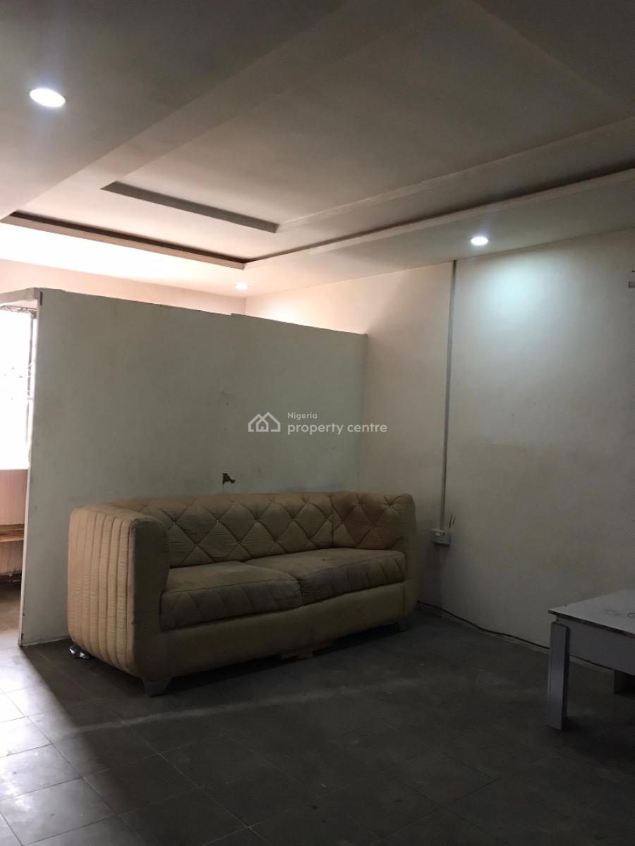 Massive 1 Bedroom Mini Flat Upstairs, Lekki Phase 1 Lekki Lagos, Lekki Phase 1, Lekki, Lagos, Mini Flat (room and Parlour) for Rent