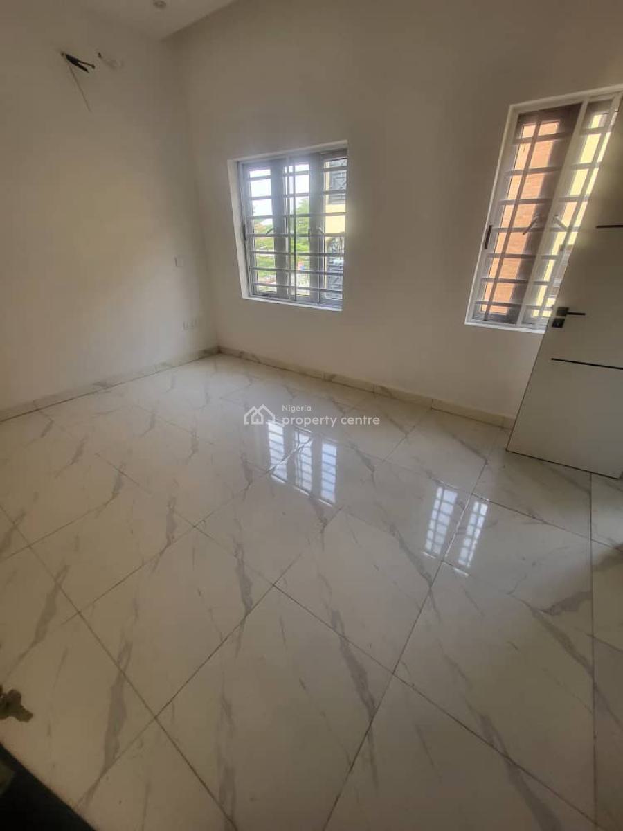Serviced 4 Bedrooms Terrace House with Bq, Lekki Phase 1, Lekki, Lagos, Terraced Duplex for Rent