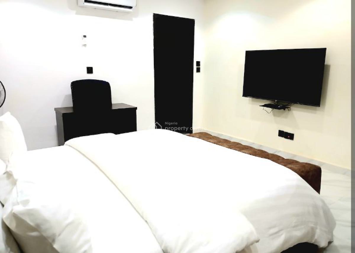Enchanting 2 Bedroom Home with Pool, Ikeja, Lagos, Detached Bungalow Short Let