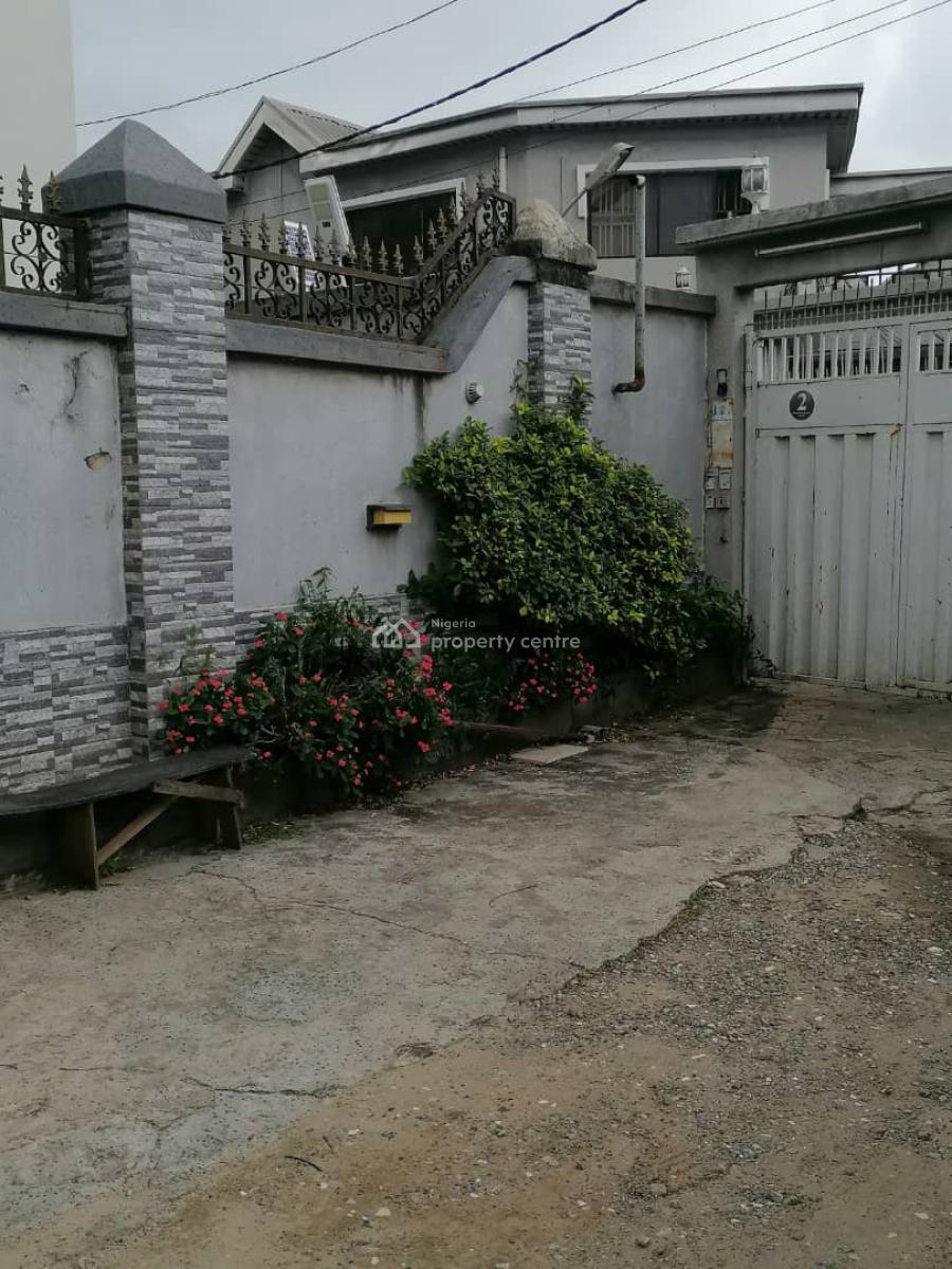 Two Units of Four Bedroom Flat Surulere, Bode Ogunleye Close Off Sam Shonibare., Surulere, Lagos, Flat / Apartment for Sale