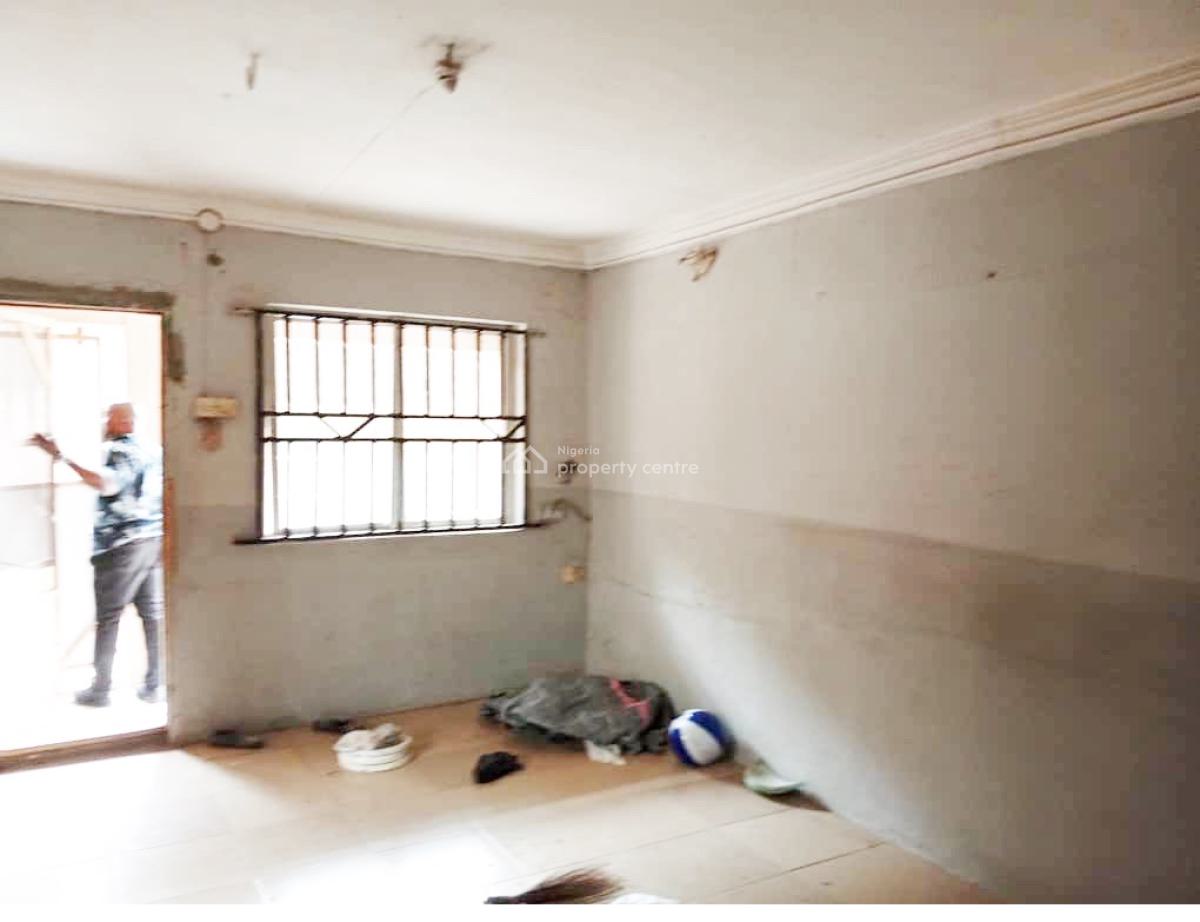 a Well Maintained Mini Flat, Olowora, Omole Phase 2, Ikeja, Lagos, Mini Flat (room and Parlour) for Rent