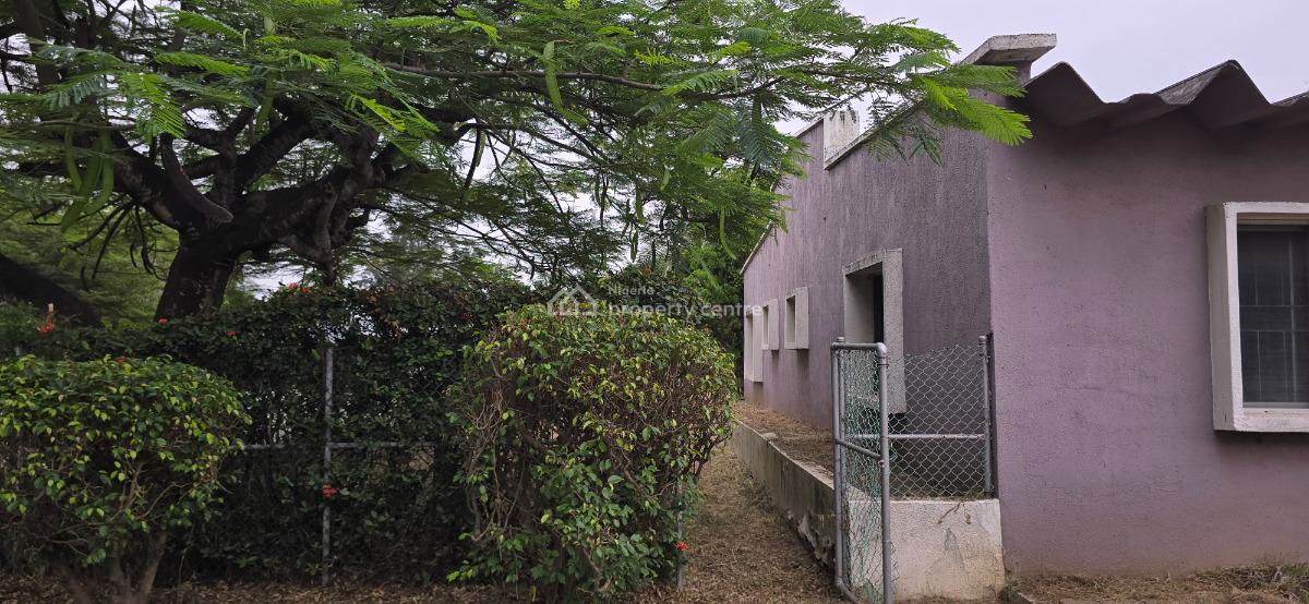 4 Bedroom Detached Bungalow with a Garden, Updc Estate, Lekki Phase 1, Lekki, Lagos, Detached Bungalow for Rent