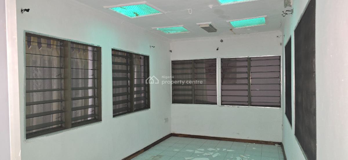 4 Bedroom Detached Bungalow with a Garden, Updc Estate, Lekki Phase 1, Lekki, Lagos, Detached Bungalow for Rent