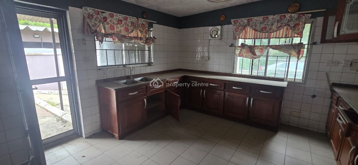 4 Bedroom Detached Bungalow with a Garden, Updc Estate, Lekki Phase 1, Lekki, Lagos, Detached Bungalow for Rent