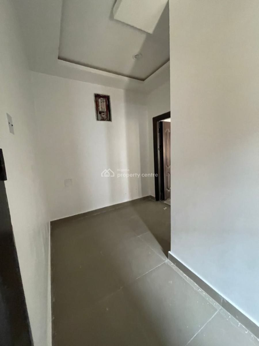 Luxuriously Finished 3 Bedrooms Flat with a Bq, Gilmore, Jahi, Abuja, Flat / Apartment for Rent