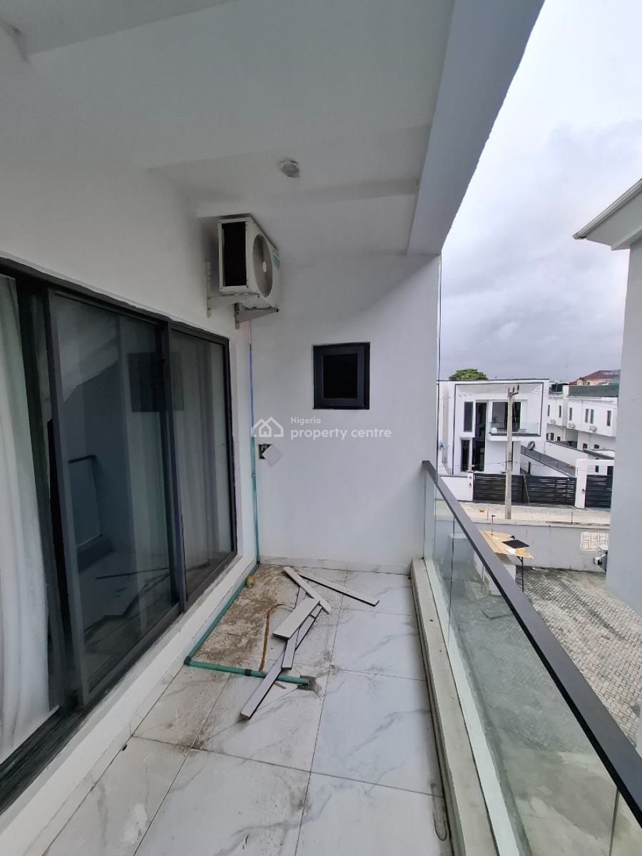 Exquisitely Built 2 Bedroom Apartment with Pool and Gym, Lekki, Lagos, Flat / Apartment for Sale