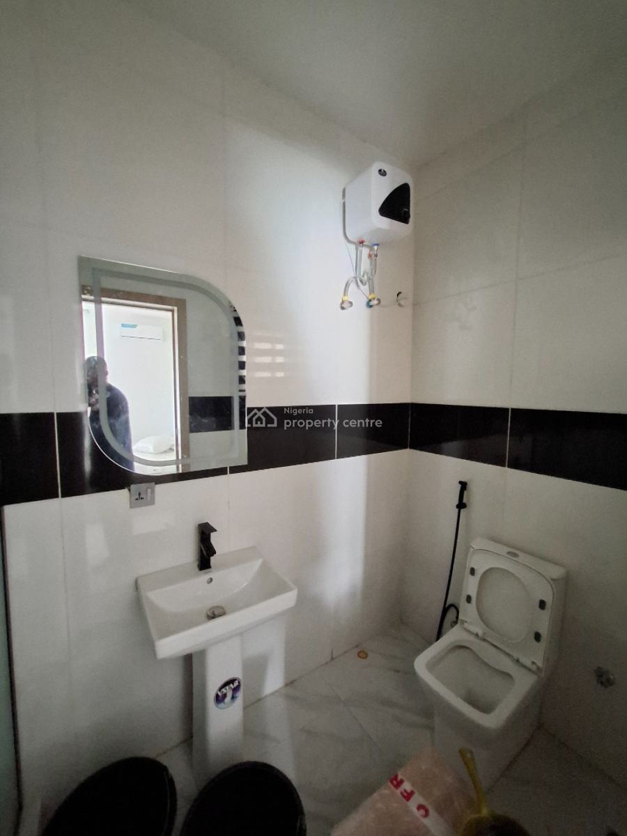 Exquisitely Built 2 Bedroom Apartment with Pool and Gym, Lekki, Lagos, Flat / Apartment for Sale