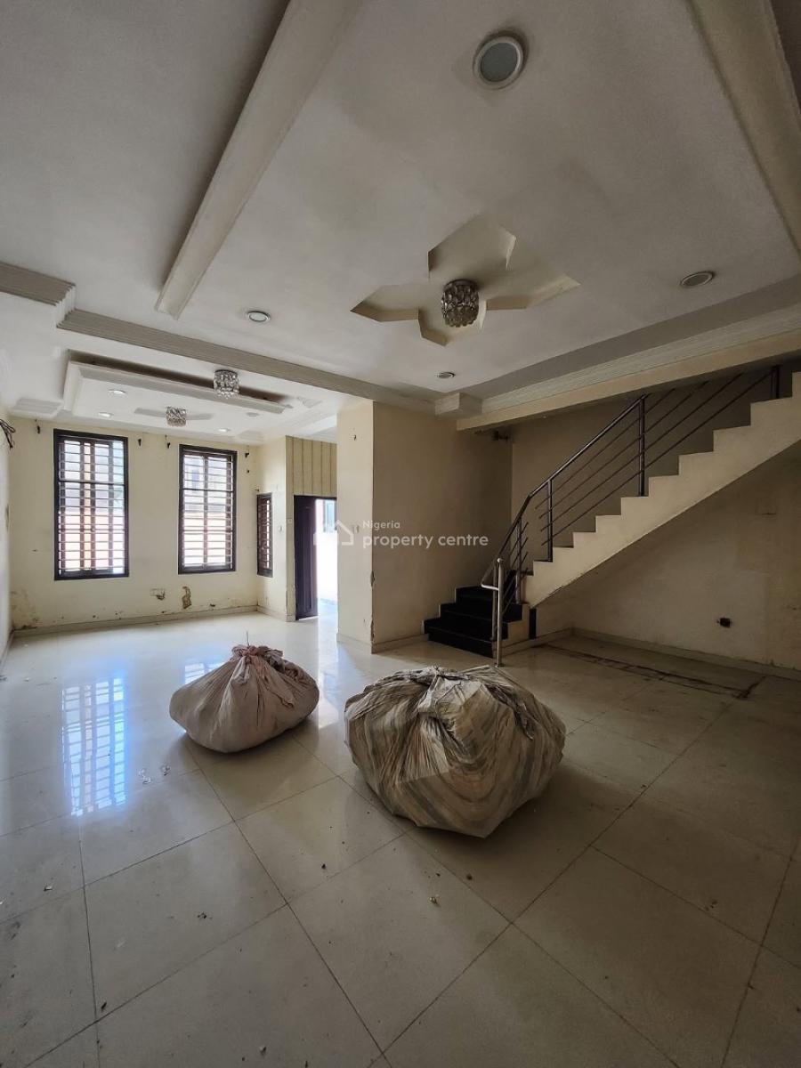 𝐌𝐀𝐈𝐍𝐓𝐀𝐈𝐍𝐄𝐃 4 𝐁𝐄𝐃𝐑𝐎𝐎𝐌 𝐓𝐄𝐑𝐑𝐀𝐂𝐄 𝐃𝐔𝐏𝐋𝐄𝐗, Victoria Island, Victoria Island (vi), Lagos, Terraced Duplex for Rent