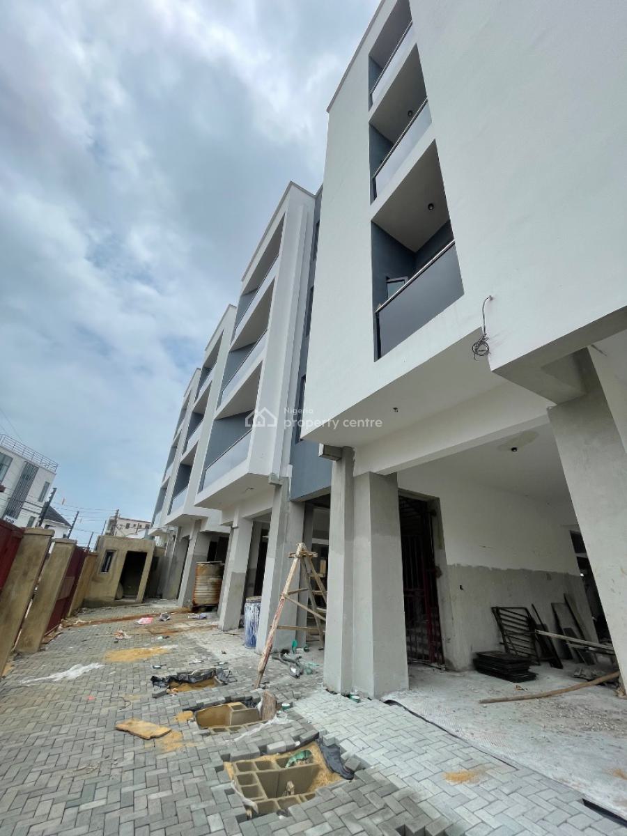 2 Bedroom Apartment with Swimming Pool & Gym, 2nd Toll Gate, Opposite Chevron, Lekki Phase 2, Lekki, Lagos, Flat / Apartment for Sale