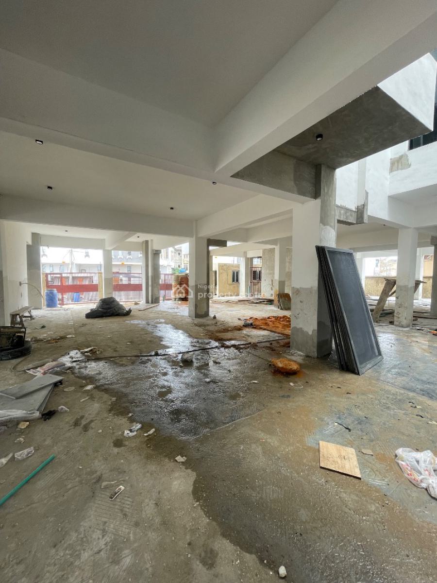 2 Bedroom Apartment with Swimming Pool & Gym, 2nd Toll Gate, Opposite Chevron, Lekki Phase 2, Lekki, Lagos, Flat / Apartment for Sale