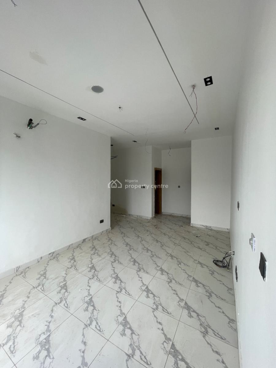 2 Bedroom Apartment with Swimming Pool & Gym, 2nd Toll Gate, Opposite Chevron, Lekki Phase 2, Lekki, Lagos, Flat / Apartment for Sale