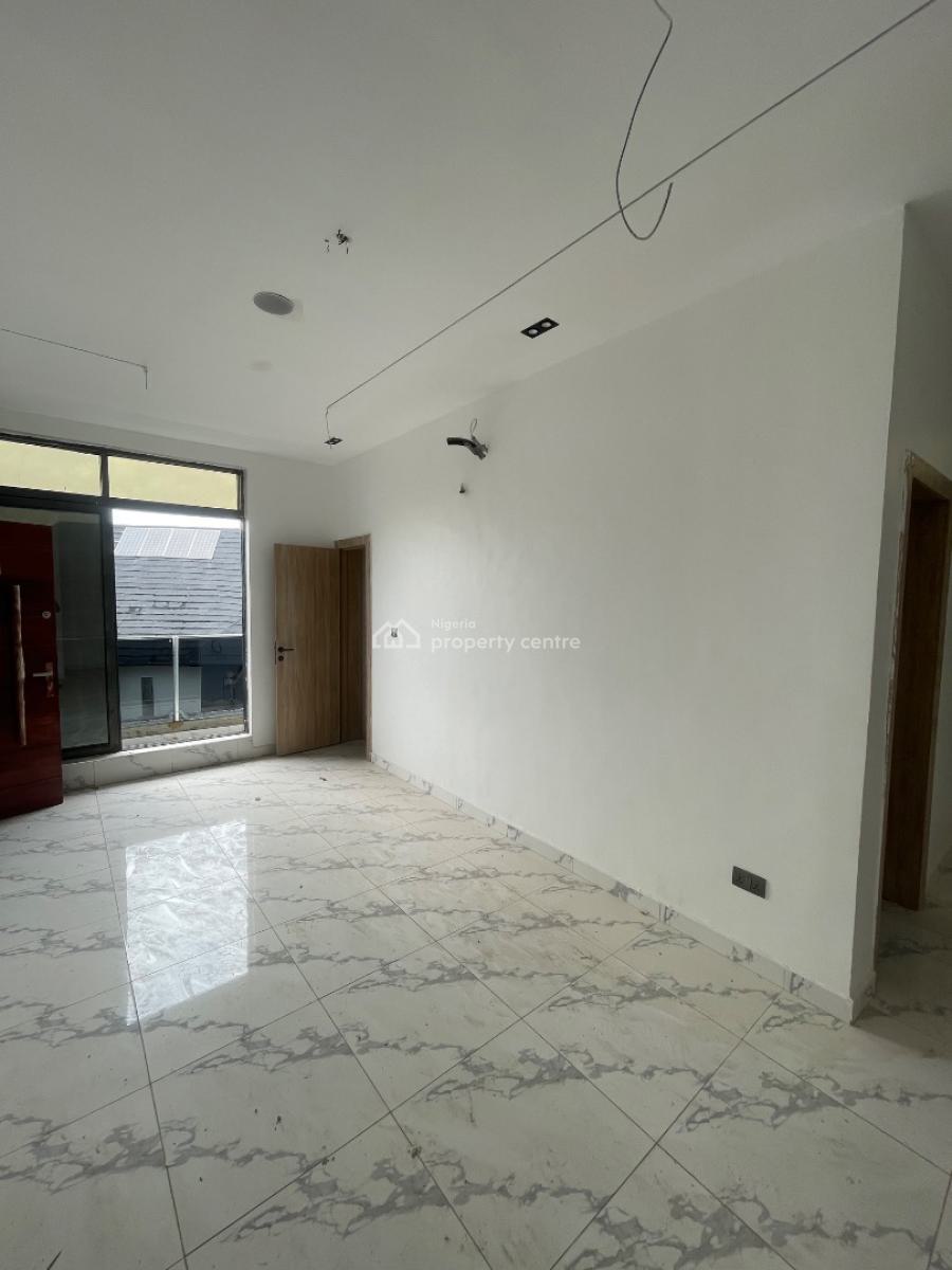 2 Bedroom Apartment with Swimming Pool & Gym, 2nd Toll Gate, Opposite Chevron, Lekki Phase 2, Lekki, Lagos, Flat / Apartment for Sale