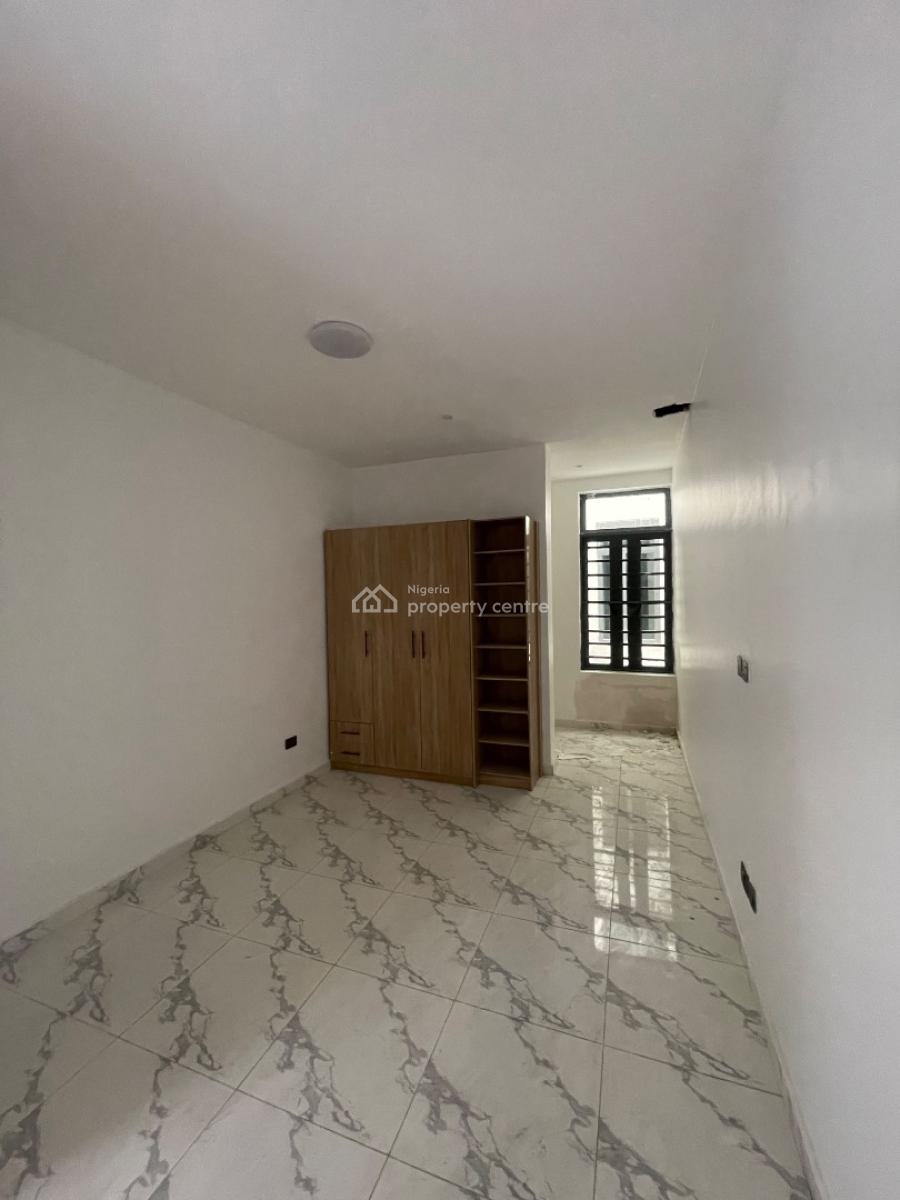 2 Bedroom Apartment with Swimming Pool & Gym, 2nd Toll Gate, Opposite Chevron, Lekki Phase 2, Lekki, Lagos, Flat / Apartment for Sale