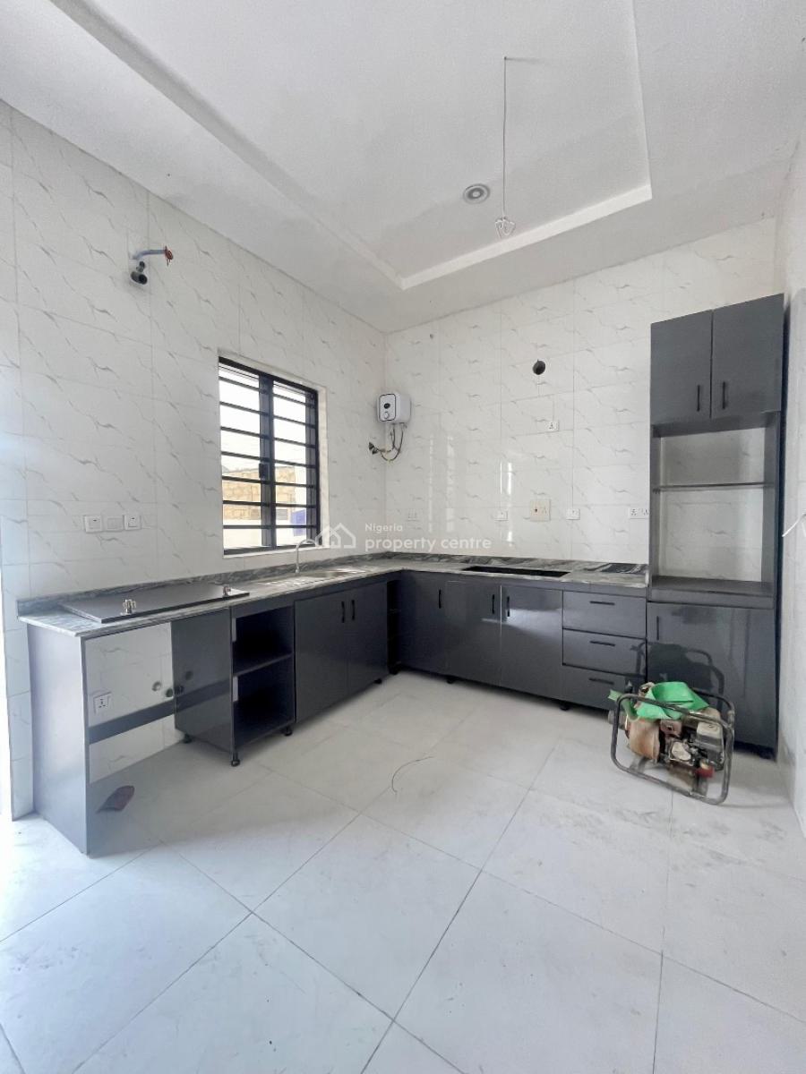 Decently Finished 5 Bed Detached Home with Bq, Happyland Estate, Ajah, Lagos, Detached Duplex for Sale
