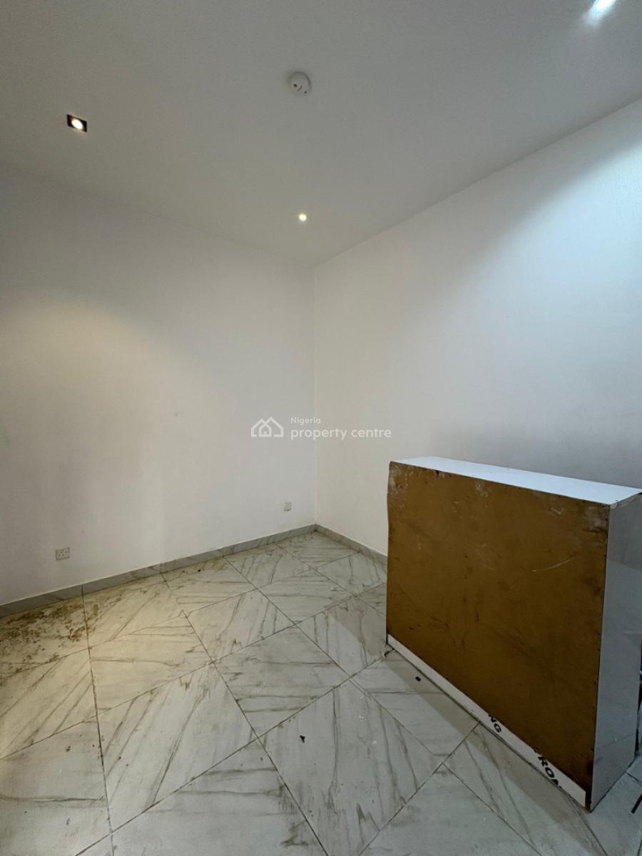 Cozy 1-bedroom Apartment with Balcony & More!, Lekki Phase 1, Lekki, Lagos, Flat / Apartment for Rent