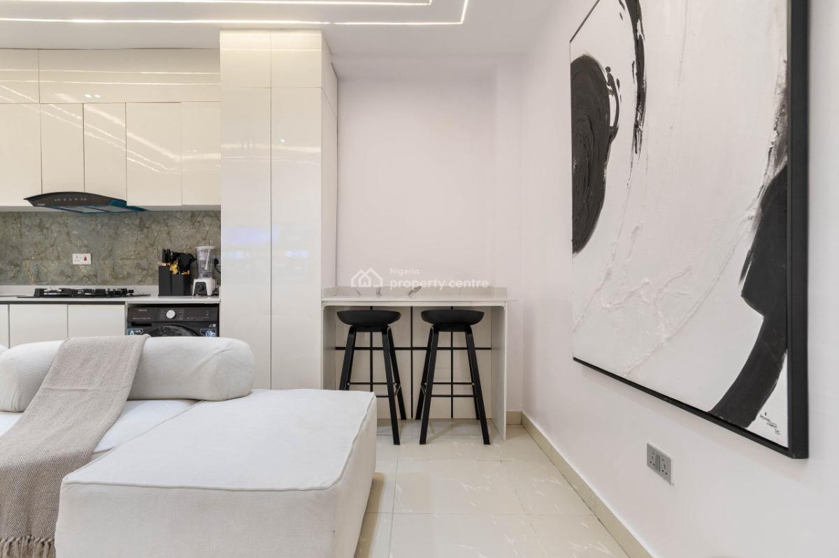 Luxury 1bedroom with Ps5 & Balcony, Mijl Ikate, Ikate, Lekki, Lagos, Flat / Apartment Short Let