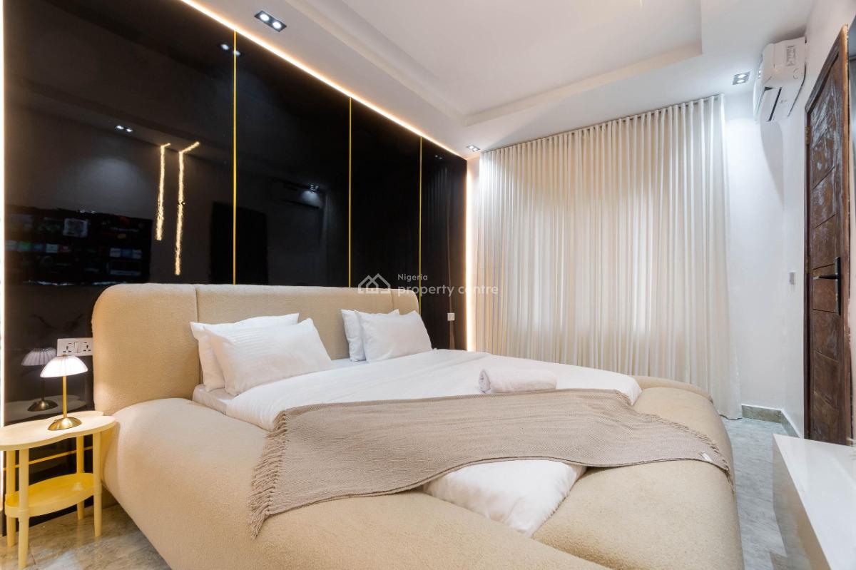 Luxury 1bedroom with Ps5 & Balcony, Mijl Ikate, Ikate, Lekki, Lagos, Flat / Apartment Short Let