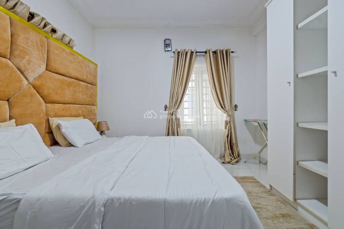 Luxury 1bedroom with Clean Water, Abraham Adesanya, Ajah, Lagos, Flat / Apartment Short Let