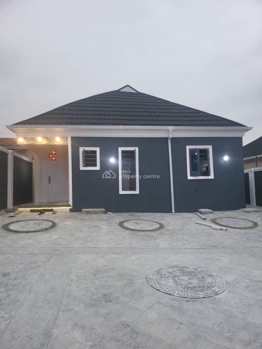 Newly Built 3 Bedrooms Bungalow Home + Bq & Security Post on 500 Sqm, Olofa Royal Estate, Elebu Off Akala Expressway, Ibadan, Oyo, Detached Bungalow for Sale